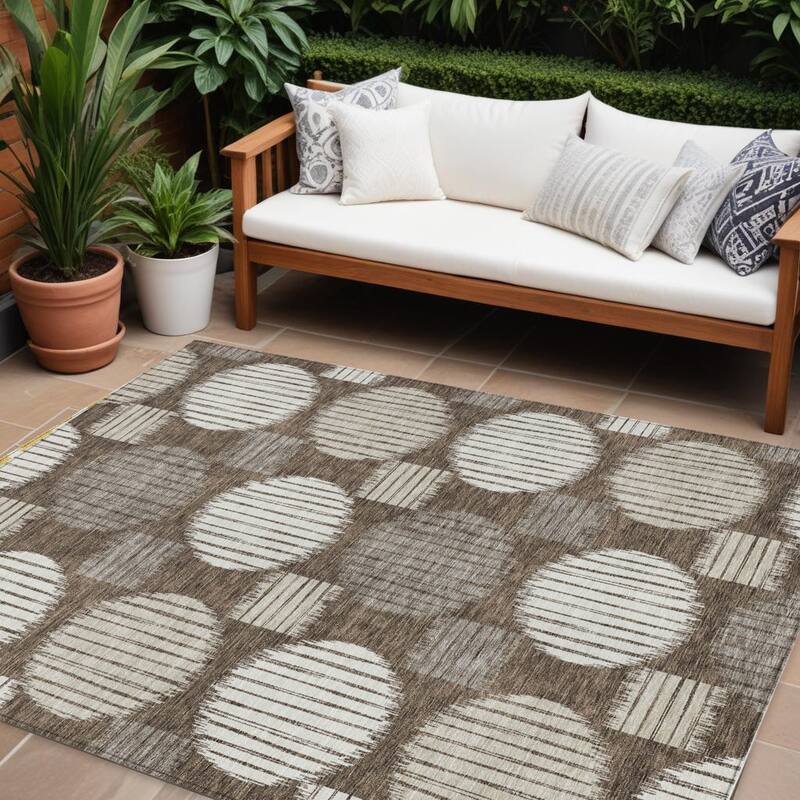 HomeRoots Geometric Transitional Rectangle Outdoor Rug - 9' X 12'