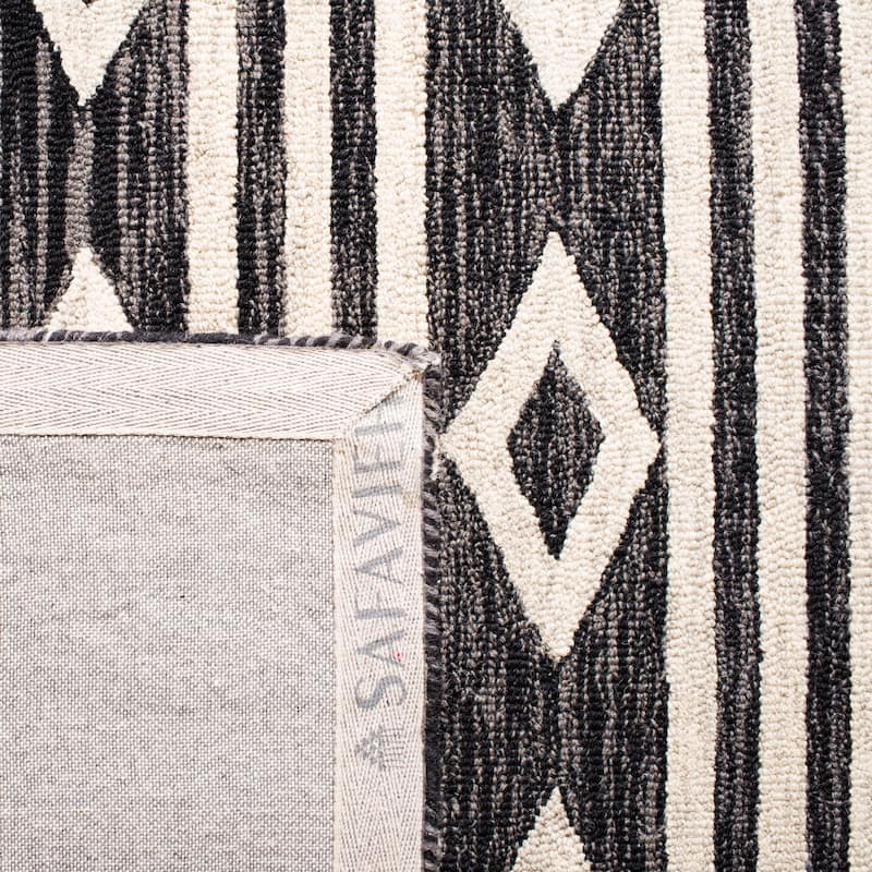 SAFAVIEH Handmade Micro-Loop Enkeleda Moroccan Wool Rug