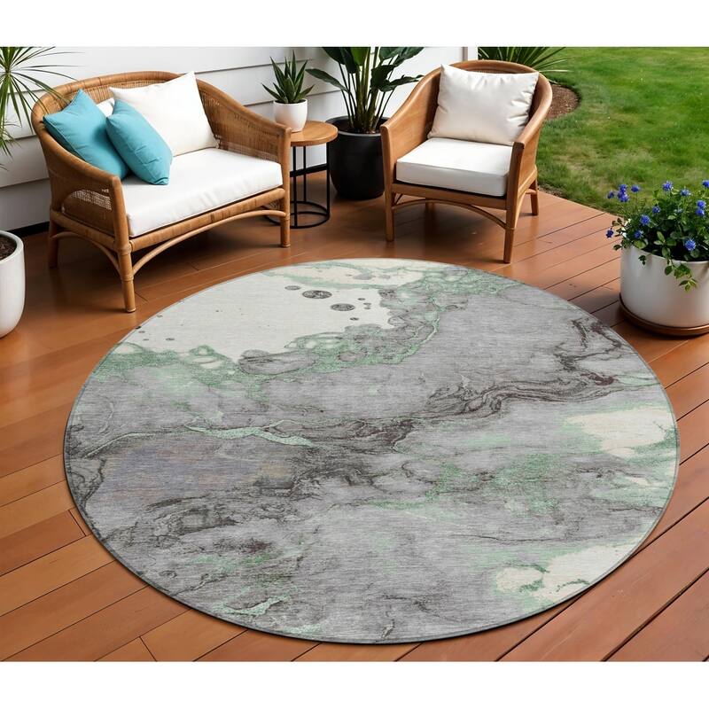 HomeRoots Abstract Transitional Rectangle Outdoor Rug - 8' Round
