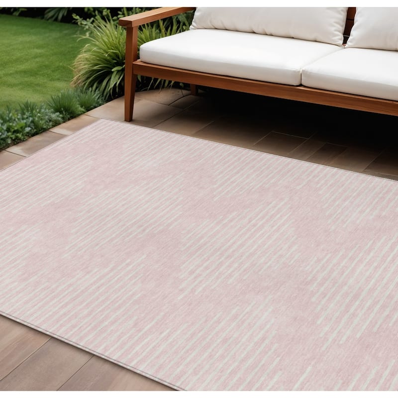 HomeRoots Geometric Transitional Rectangle Outdoor Rug - 10' X 14'