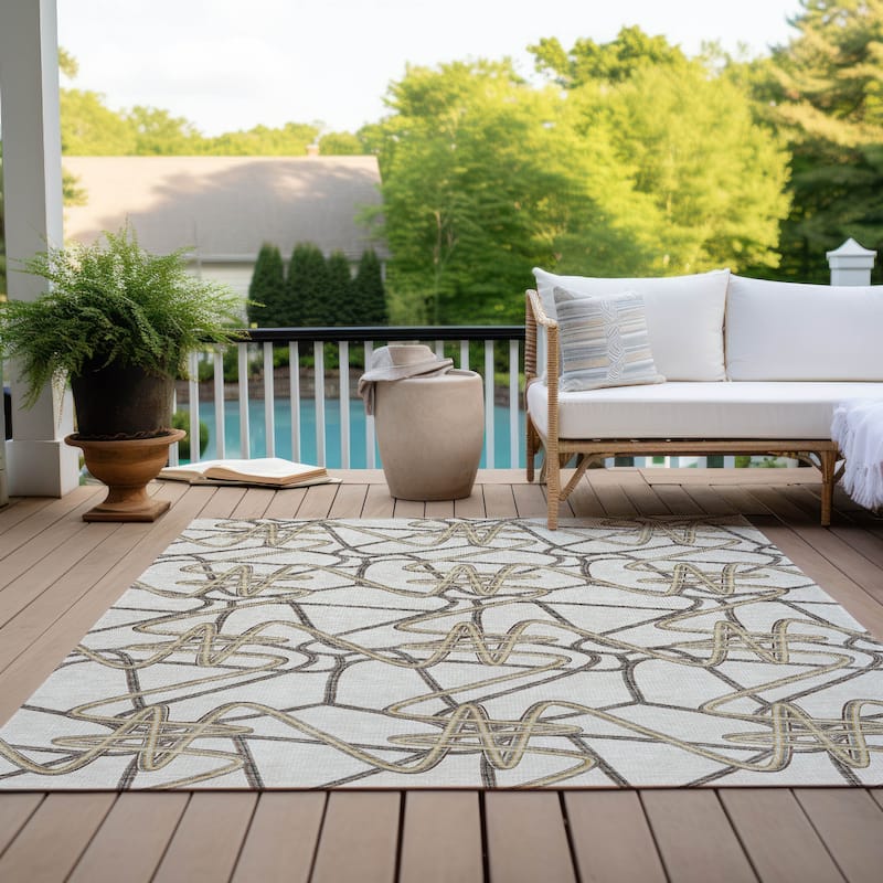 Machine Washable Indoor/ Outdoor Contemporary Links Chantille Rug