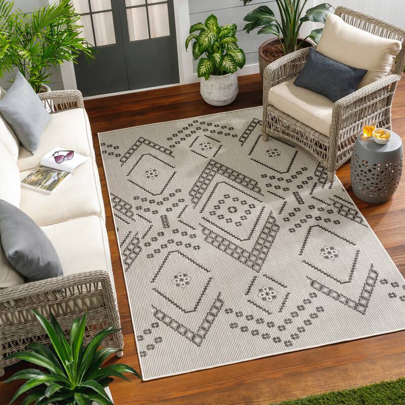 Livabliss Ravello Casual Moroccan Indoor/ Outdoor Area Rug - 5'3" x 7' - Charcoal