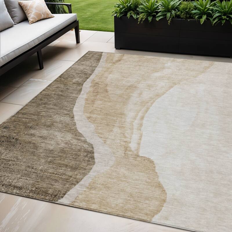 HomeRoots Abstract Transitional Rectangle Outdoor Rug - 5' X 8'