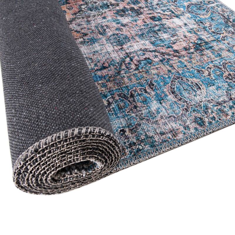 Traditional Shara Collection Area Rug