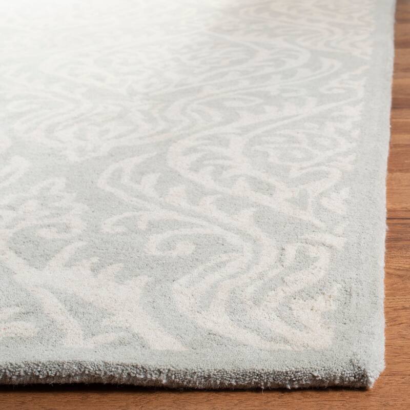 SAFAVIEH Handmade Bella Teresia Modern Floral Wool Rug
