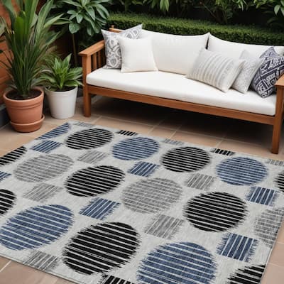 HomeRoots Geometric Transitional Rectangle Outdoor Rug