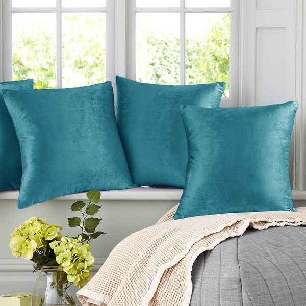 https://ak1.ostkcdn.com/images/products/is/images/direct/14fef5672880e7021b3a723caa08059d5ca298b0/Nestl-Bedding-Solid-Microfiber-Soft-Velvet-Throw-Pillow-Cover--.jpg?impolicy=medium