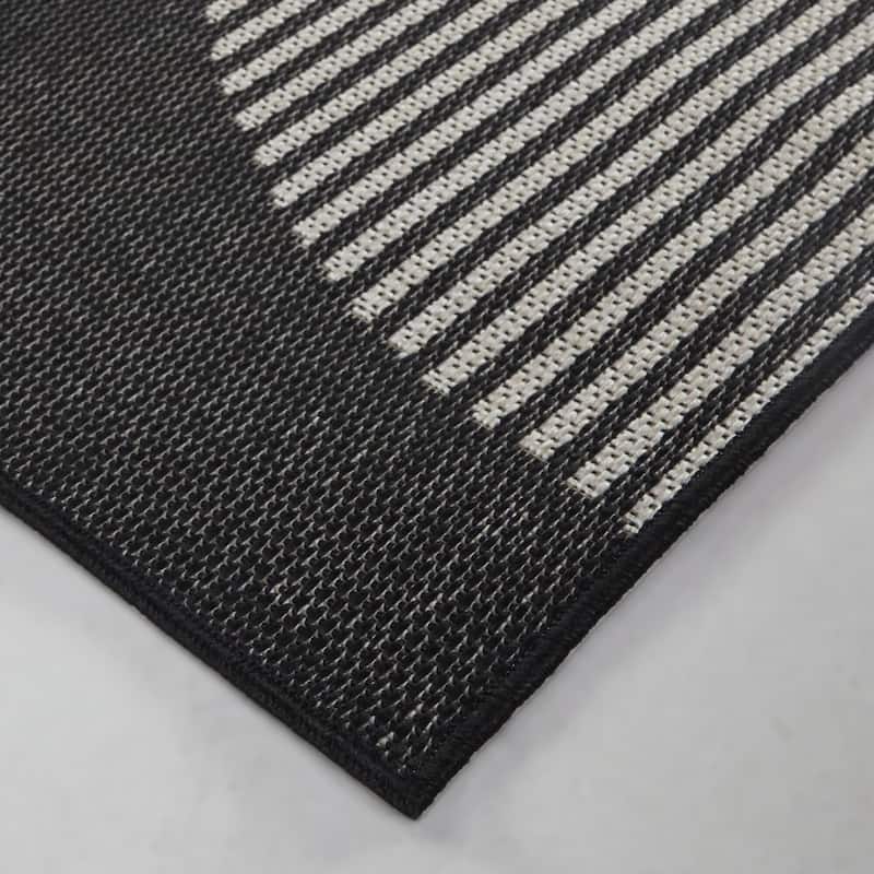 Dennison Recycled Geometric Indoor/Outdoor Area Rug