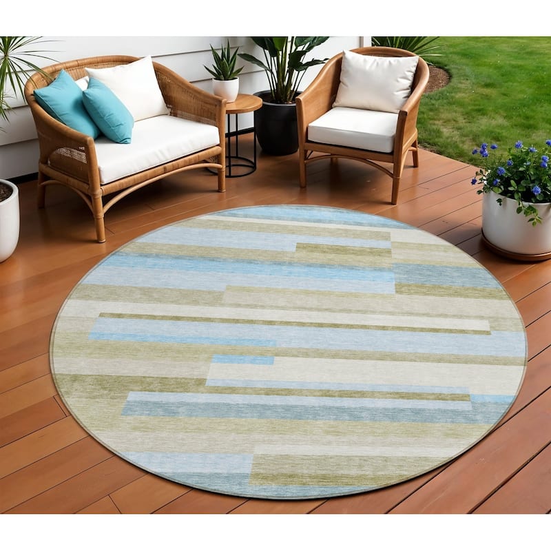 HomeRoots Striped Transitional Rectangle Outdoor Rug - 8' Round