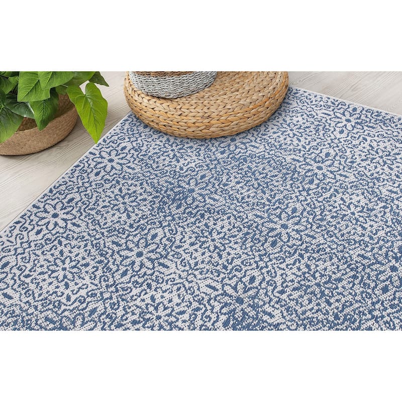 World Rug Gallery Contemporary Flowers Indoor/Outdoor Area Rug