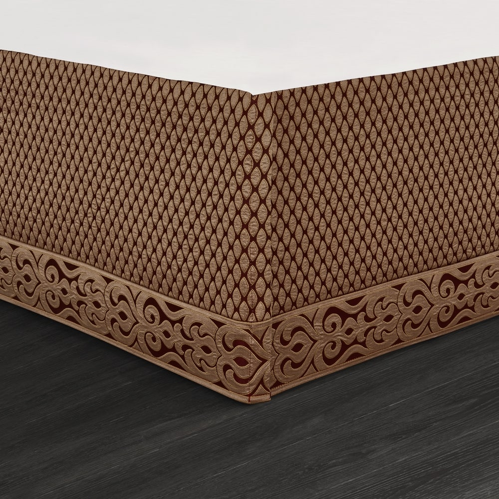 J. Queen New York Renzo Comforter Set