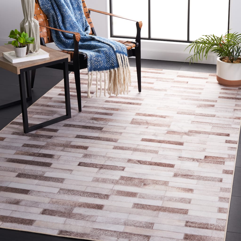 SAFAVIEH Faux Hide Machine Washable Slip Resistant Nieve Modern