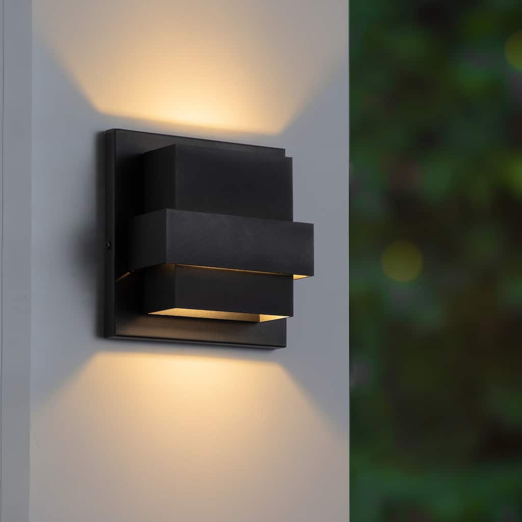 C Cattleya 1-Light Matte Black Aluminum Integrated LED Wall Light - Matte Black
