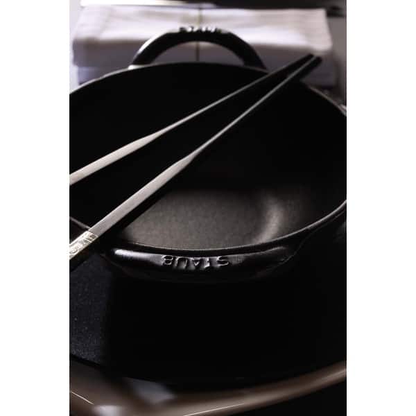 https://ak1.ostkcdn.com/images/products/is/images/direct/152769a85179f98a739dae637be12aac40985a43/Staub-Cast-Iron-6-qt-Wok---Matte-Black.jpg?impolicy=medium