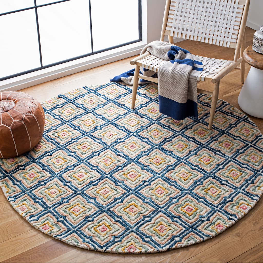 SAFAVIEH Handmade Trace Alycia Floral Wool Rug