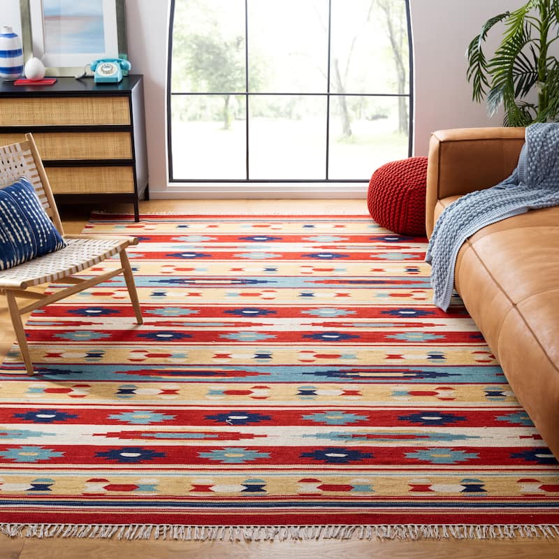 SAFAVIEH Kilim Chikae Southwestern Wool Fringe Rug
