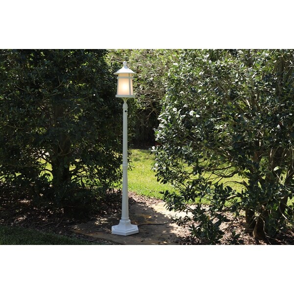 Portable light post outlet