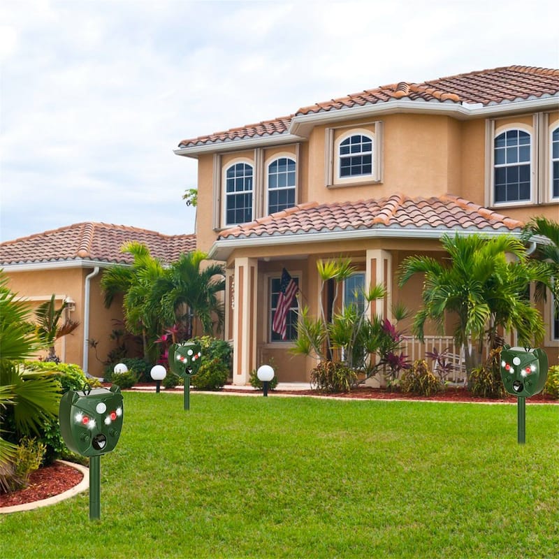 Ultrasonic Solar Animal Repeller with 5 Gears for Farm Garden Yard