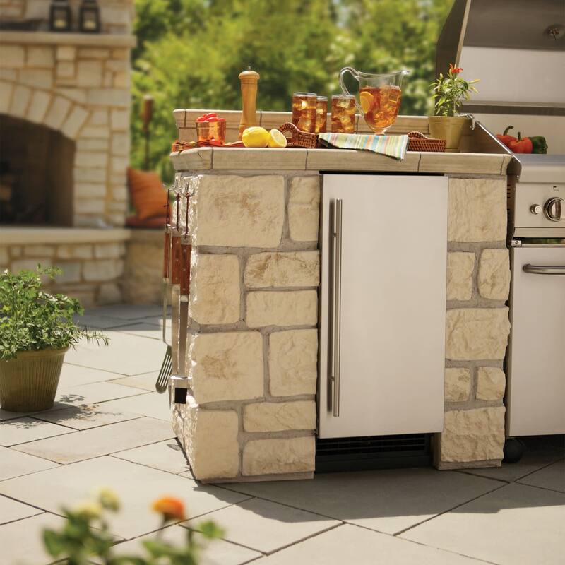 Scotsman Residential SCCP50MB 15" Wide 26 Lbs. Capacity Under Counter