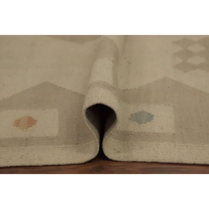 Hand Woven Oriental 100% Wool Carpet Southwestern Tribal Beige & Ivories Kilim Area Rug - 8' 0'' X 4' 9''