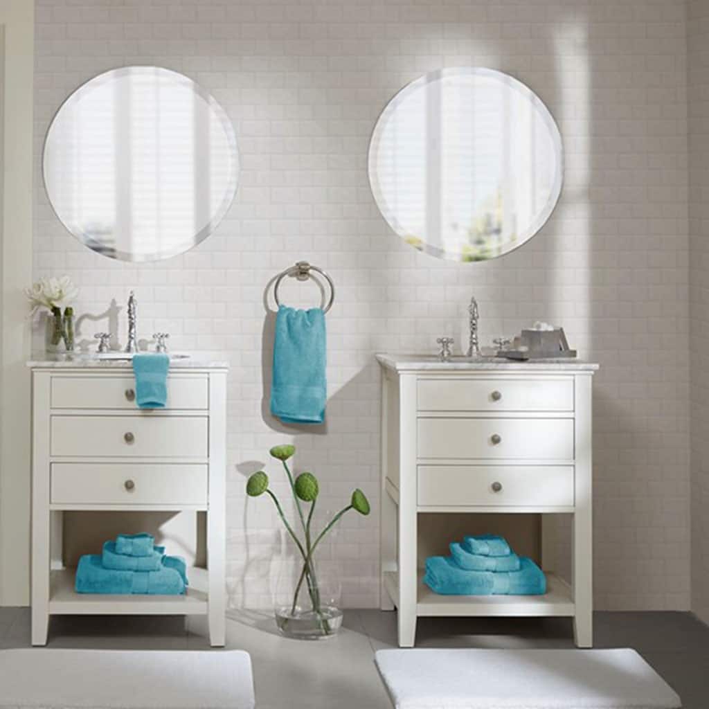 One hundred percent Cotton 8 Piece Antimicrobial Towel Set