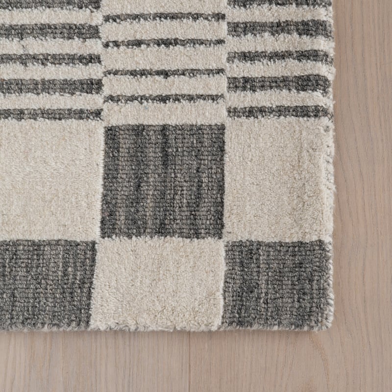 Nuloom Ovarine Hand Woven Wool Area Rug