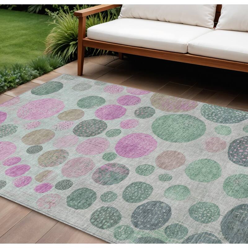 HomeRoots Geometric Transitional Rectangle Outdoor Rug - 8' X 10'
