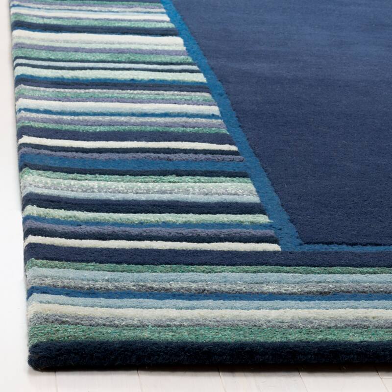 Martha Stewart by SAFAVIEH Striped Border Wool Rug