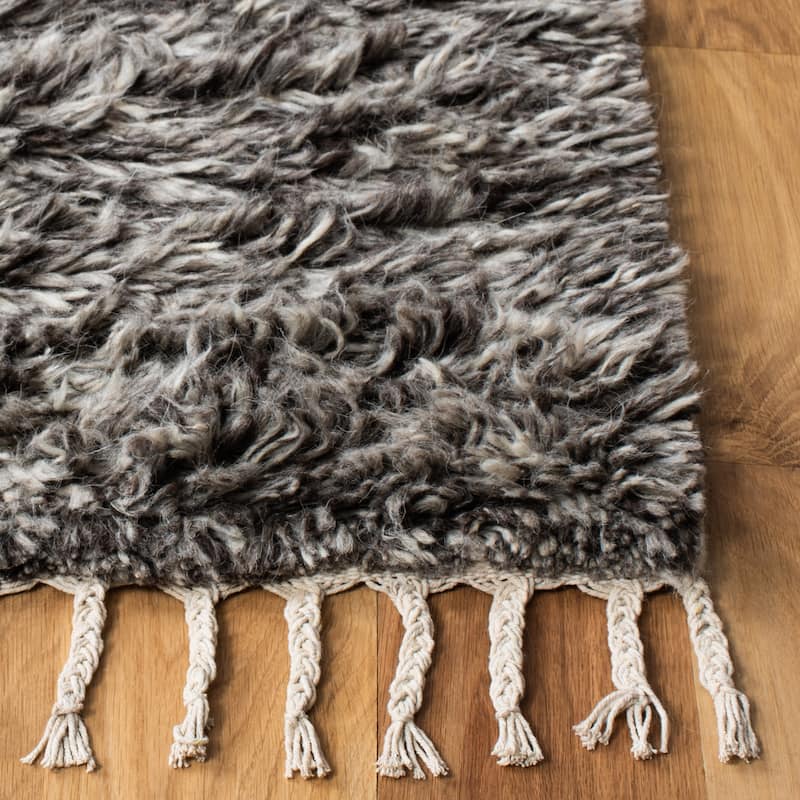 SAFAVIEH Handmade Casablanca Shag Gajana Tribal Wool Rug