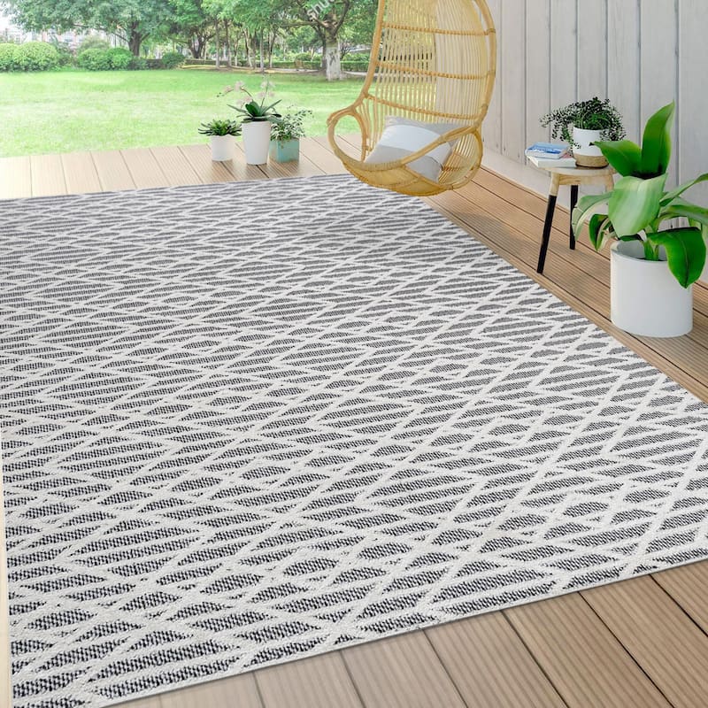 JONATHAN Y Jazz High-Low Pile Moroccan Diamond Modern Indoor/Outdoor Area Rug
