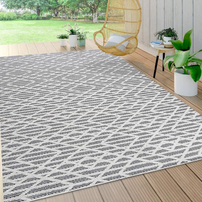 JONATHAN Y Jazz High-Low Pile Moroccan Diamond Modern Indoor/Outdoor Area Rug