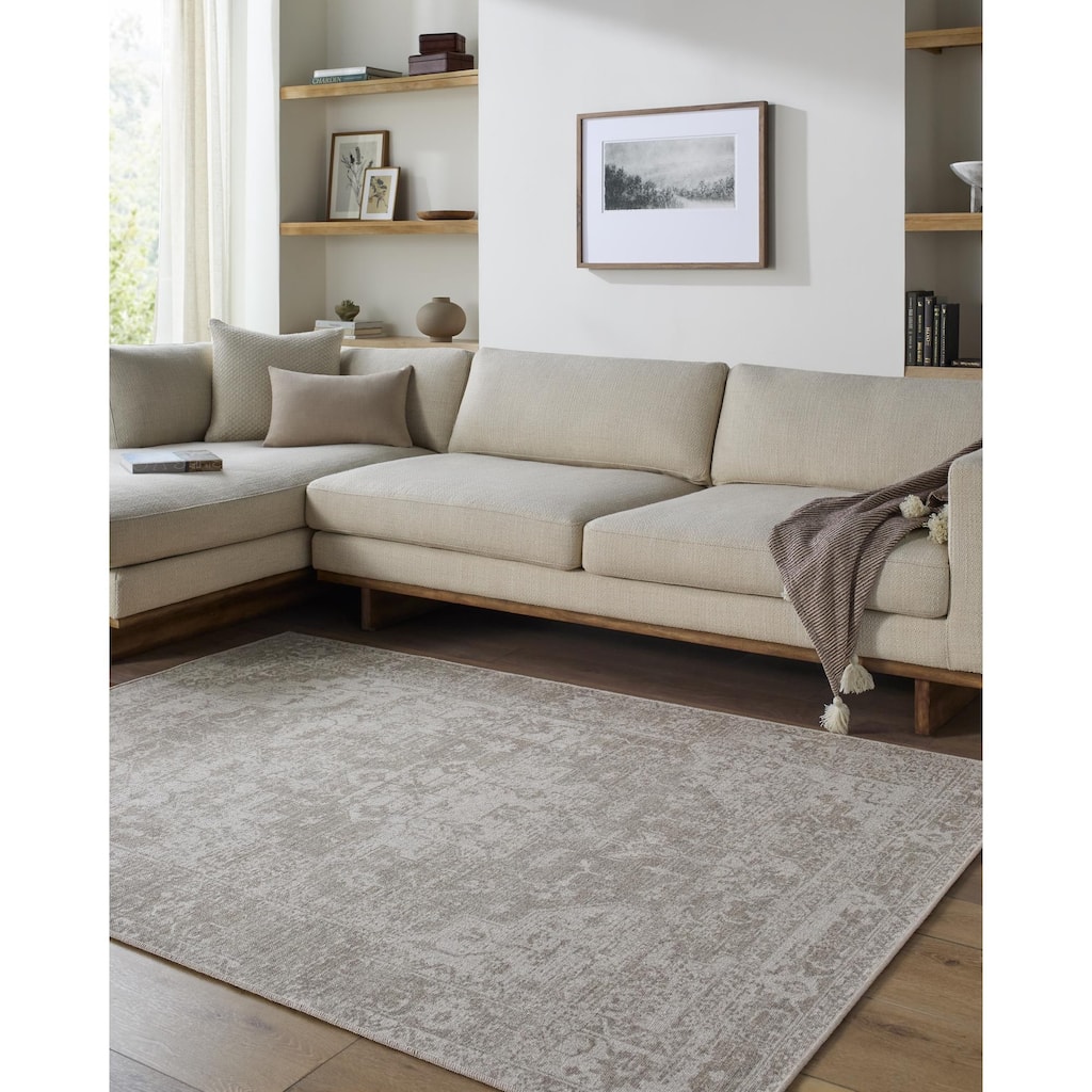 Livabliss Judie Traditional Area Rug