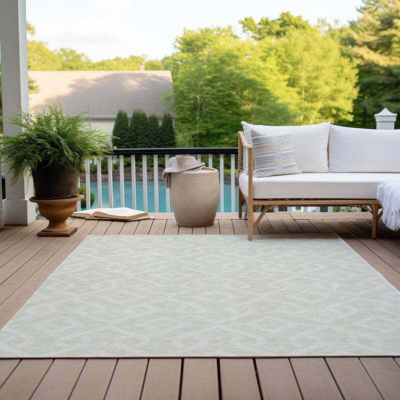 Machine Washable Indoor/ Outdoor Chantille Scroll Trellis Rug