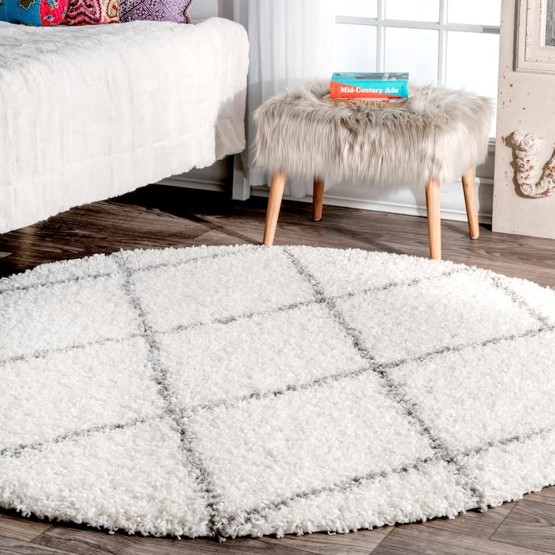 Nuloom Kesha Contemporary Trellis Shag Area Rug - 5'3" Round - White