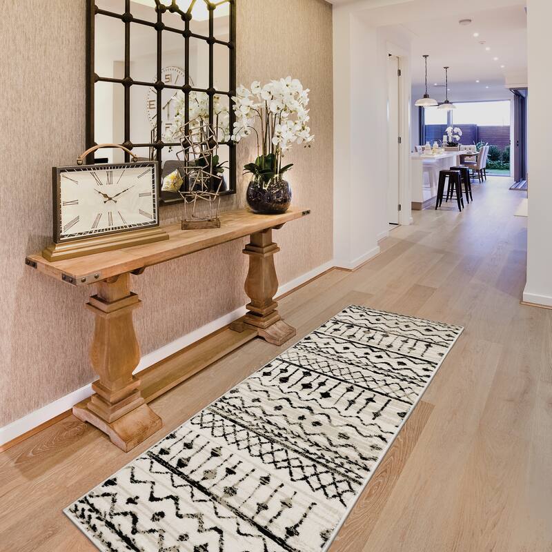 Style Haven Prescott Tribal Etchings Area Rug - 1' 10" x 7' 6" - Runner