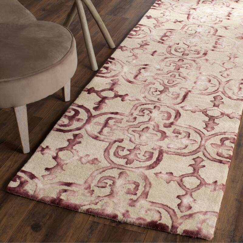 SAFAVIEH Handmade Dip Dye Reintraut Watercolor Vintage Boho Wool - 2' 3" x 10' - Beige/Maroon - Runner