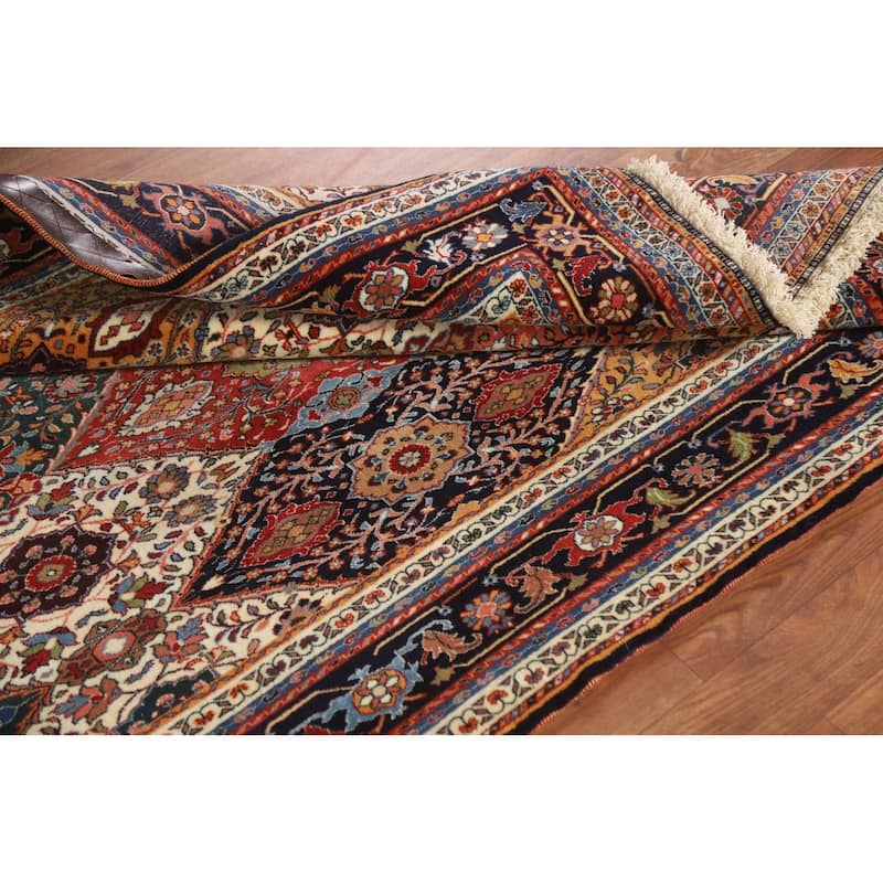 Masterpiece Vegetable Dye Shiraz Qashqai Rug Persian Wool Carpet - 4'0"x 5'8"