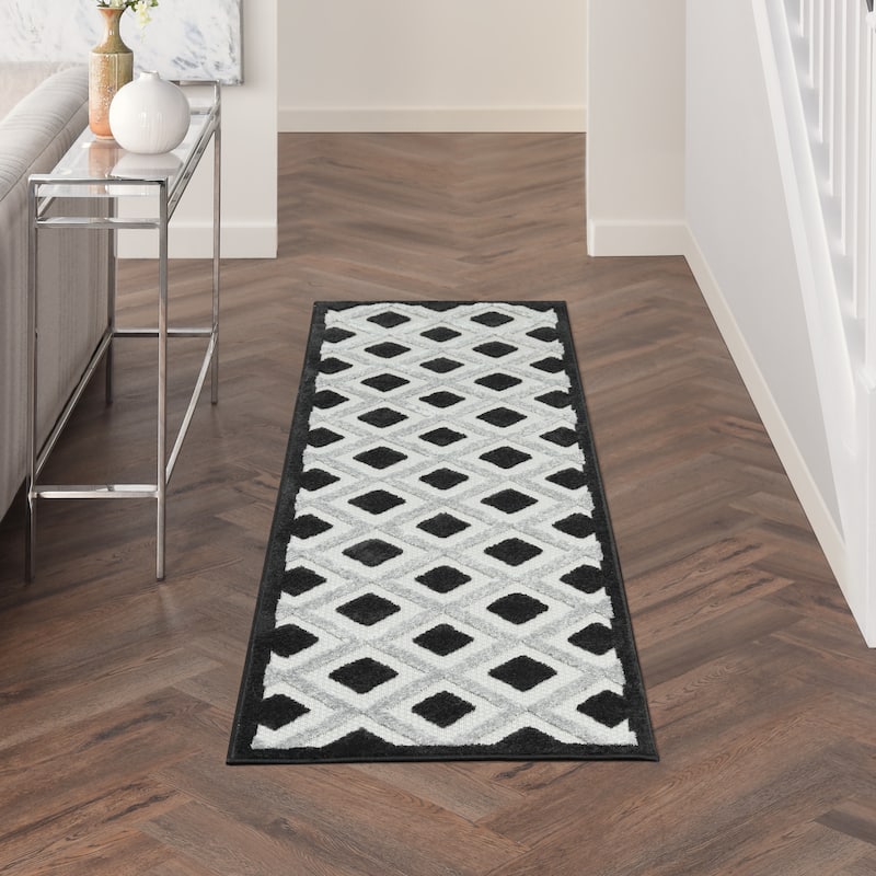 Nourison Aloha Indoor/Outdoor Modern Geometric Diamond Area Rug
