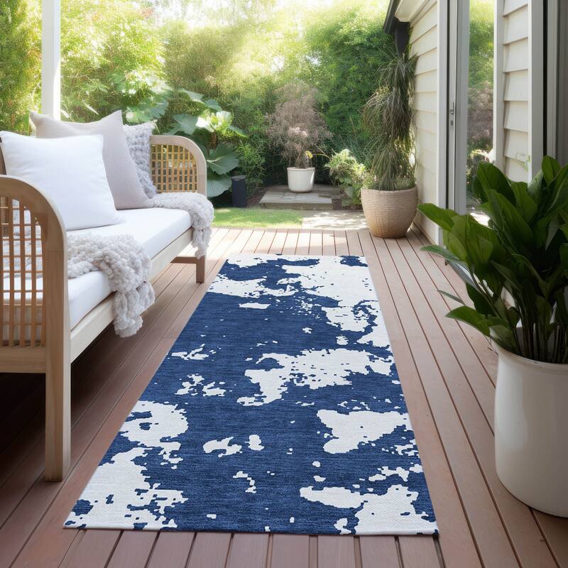 Machine Washable Indoor/ Outdoor Chantille Abstract Rug - Navy - 2'3" x 7'6"