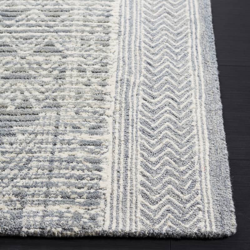 SAFAVIEH Handmade Abstract Magbula Rustic Wool Rug
