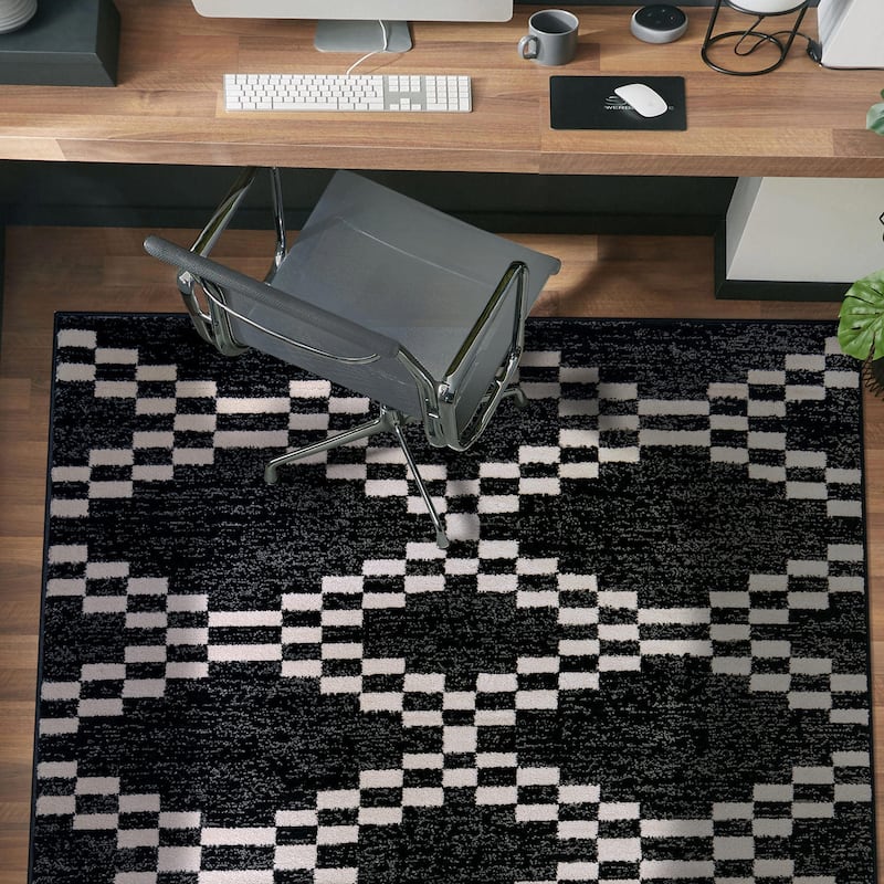 Modern Geometric Area Rug - Black - 4' x 6'