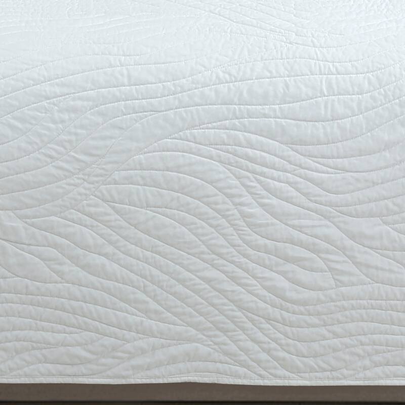 Calista Quilt Set