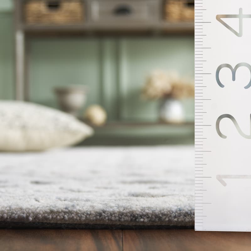 SAFAVIEH Handmade Harvest Waleria Wool Rug