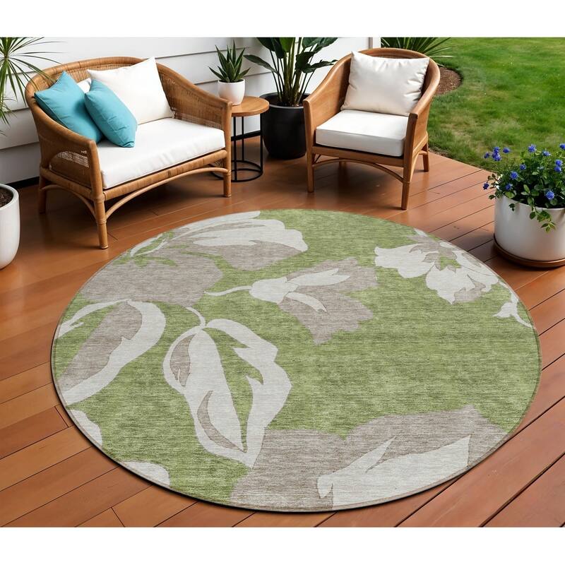 HomeRoots Floral Transitional Rectangle Outdoor Rug - 8' Round