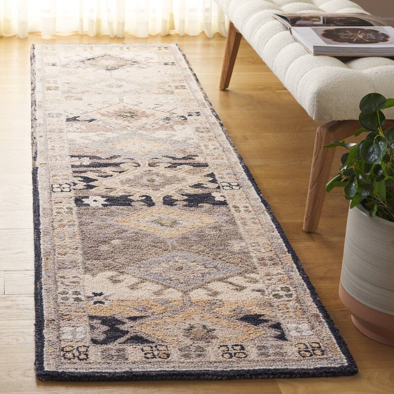 SAFAVIEH Handmade Aspen Maisy Bohemian & Eclectic Wool Rug - 2'3" x 9' Runner - Charcoal/Beige