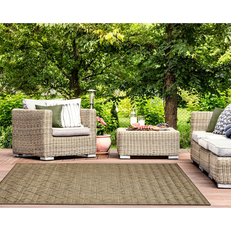 Liora Manne Carmel Pyramid Indoor/Outdoor Rug