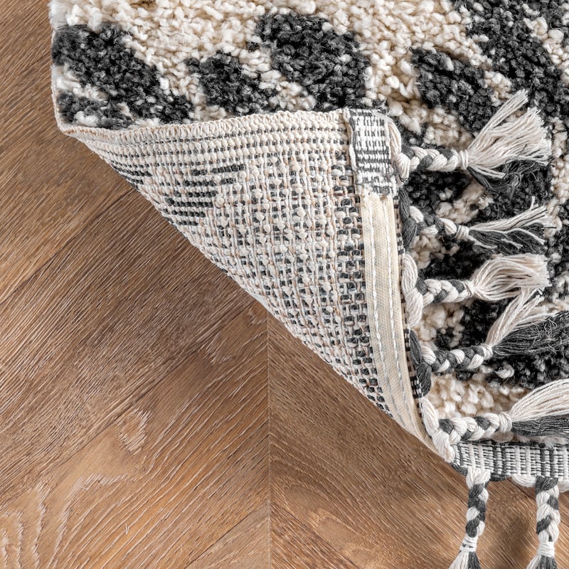 Nuloom Zuri Shaggy Banded Tribal Area Rug