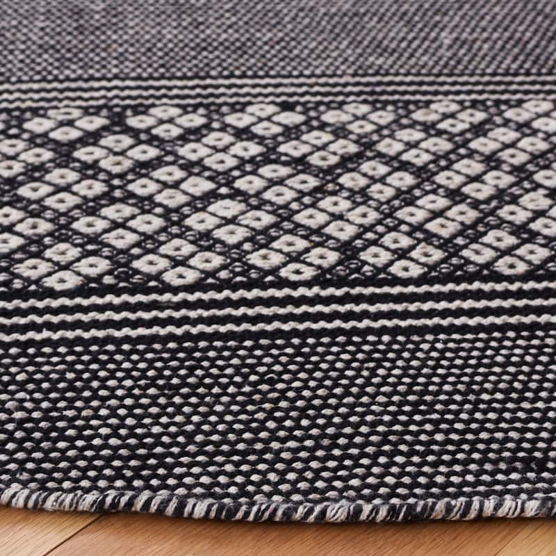 SAFAVIEH Handmade Montauk Margaux Stripe Rug