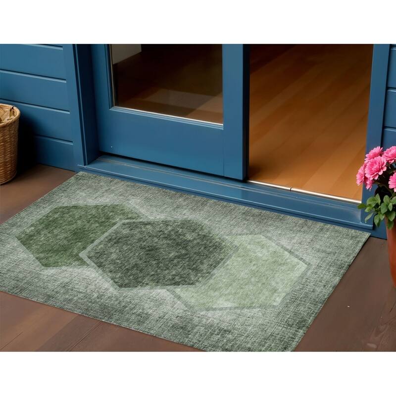HomeRoots Geometric Transitional Rectangle Outdoor Rug - 3' x 5'