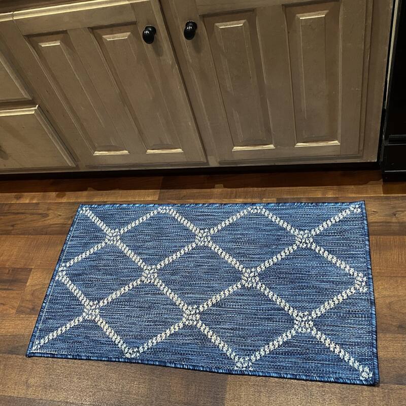 Sevita Tides Nautical Rope Knot Blue/White Indoor/Outdoor Area Rug - 1'10" x 3'